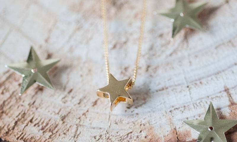 Kleine Stern Charm Halskette 24K Gold Geschenk Für Sie Schmuck Beste Freundin Idee Goldene Schwester Weihnachten von BijouMadeForYou