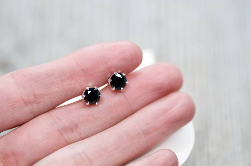 Stud Swarovski Schwarz Zirkone Ohrringe 6mm Sterling Silber Hochzeit Schmuck Elegante Massiv von BijouMadeForYou