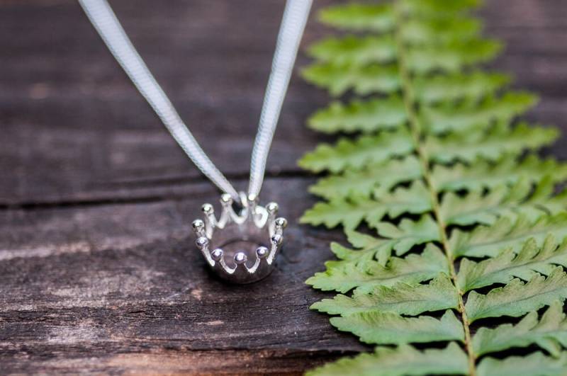 sterling Silber Krone Charm Halskette Zierliche Anhänger Prinzessin Mädchen Schmuck Geschenk Für Tochter Geburtstag von BijouMadeForYou