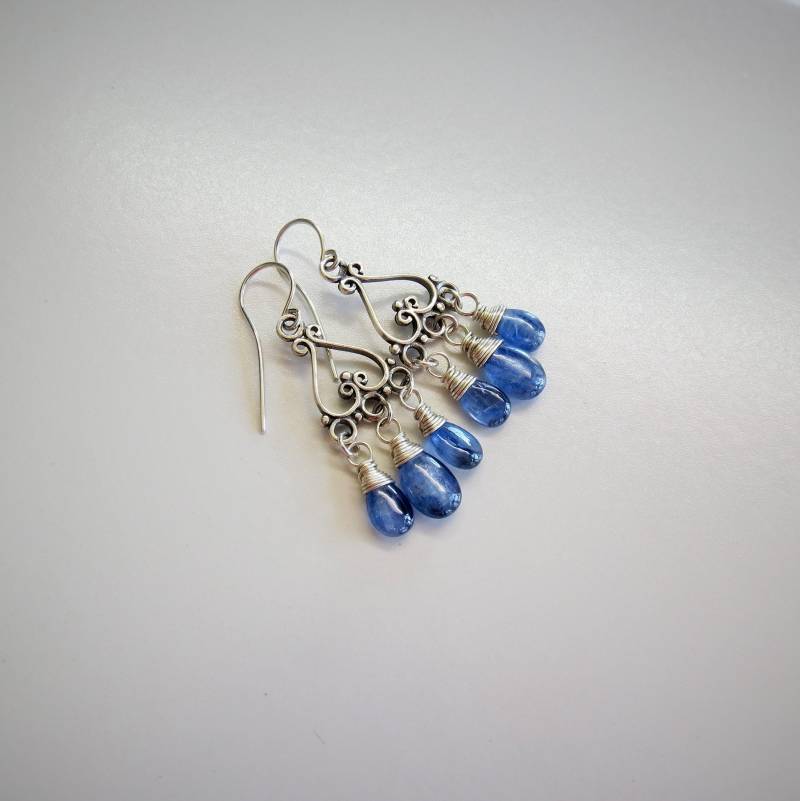 Blauer Kyanit, Dysthene, Kerzen, Herzen, Bali, Silber Oxidiert Sterling Ohrringe, Silber, Naturstein Schutz von Bijoubicou