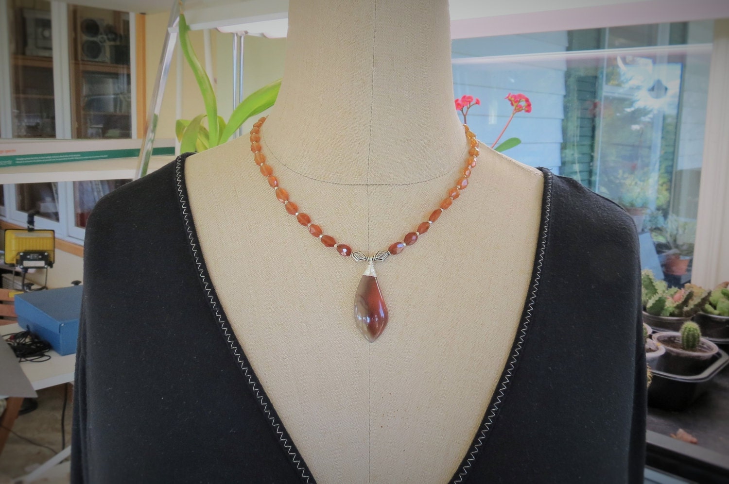 Hessonite Granat, Halskette, Zweifarbige Calcefen, Anhänger, Sterling Silber, Silber Ende 970, Hill Tribe Silver, Natursteine von Bijoubicou