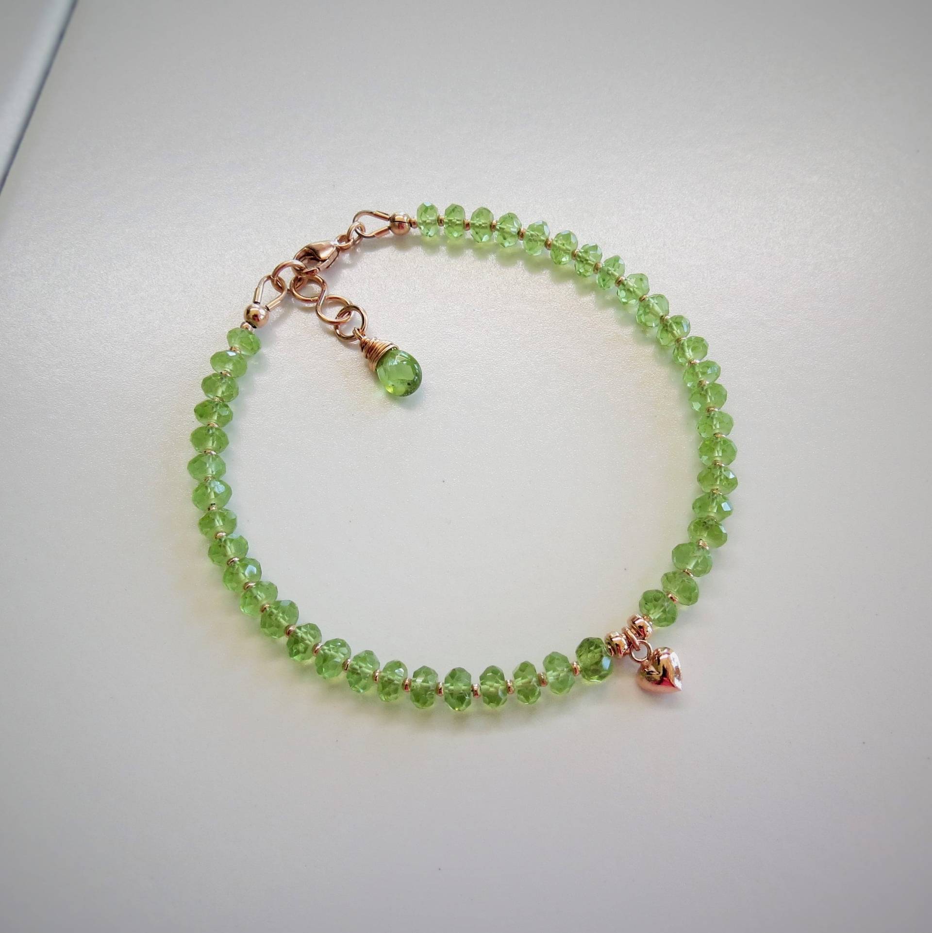 Peridot Aaa Qualität Durchscheinend, Zarte Armband, Gold 14 K Rotgold Gefüllt, Vermeil, Karen Hill Tribe, Herz, Stein Natürliche Monat August von Bijoubicou