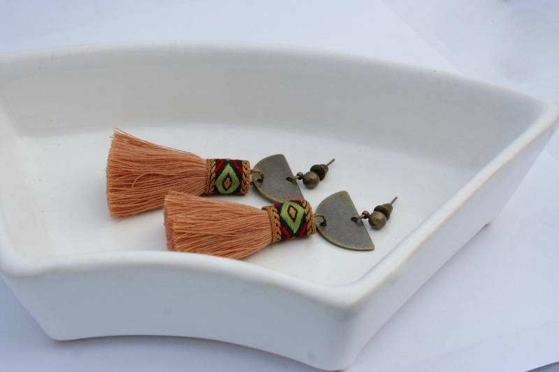 Boho-Ohrring Für Damen, Boho-Bandquaste | 4 Farben, Antikgoldener Halbkreis Und Ohrstecker. -Bo57 von BijouxBoucleDor