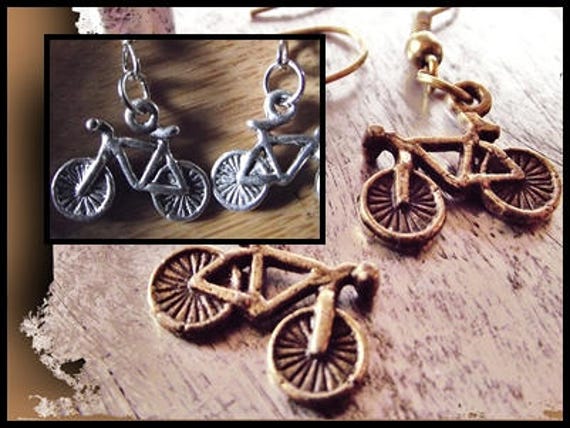 Fahrradanhänger-Ohrringe Für Radfahrer Aus Metall Mit Bronze - Oder Silbereffekt von BijouxBoutonsTrieux