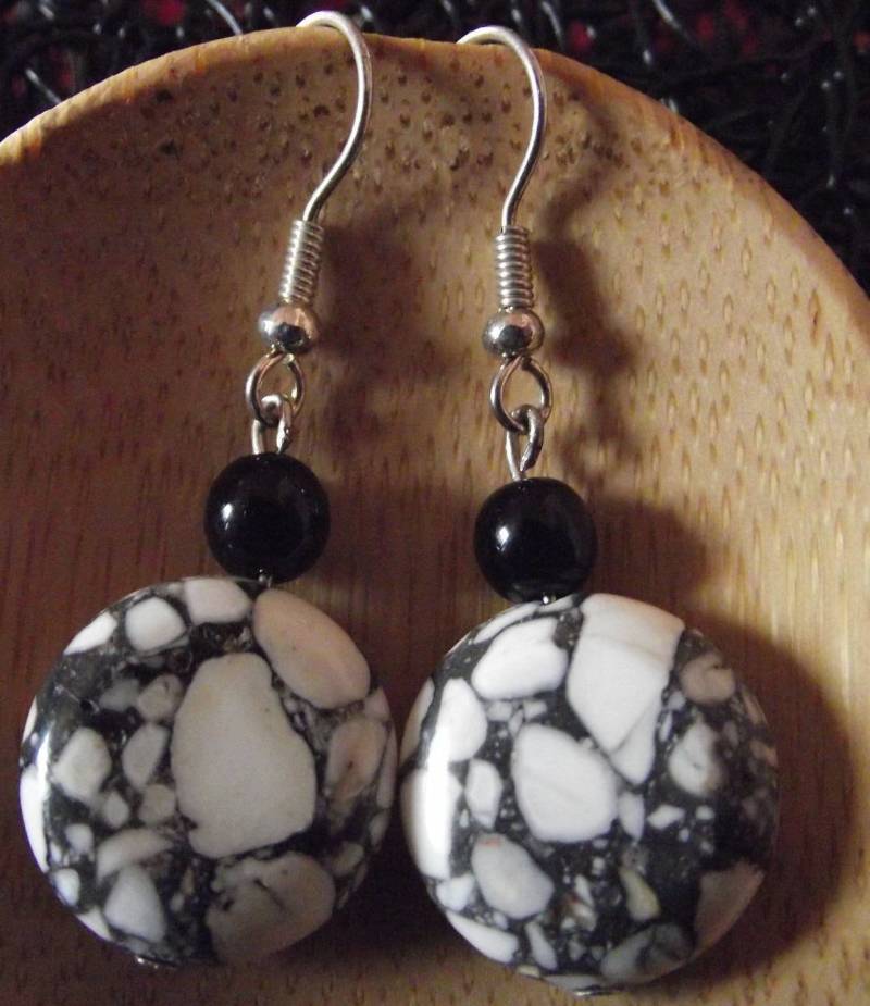 Howlith-Ohrring in Schwarz Und Weiß Oder Silber-Rot-Ohrring von BijouxBoutonsTrieux