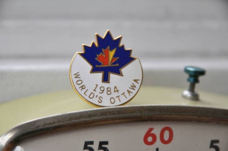 World's Ottawa 1984 Vintage Sport Souvenir Brosche Boutique Montreal Quebec Kanada Baseball von BijouxCarcajou