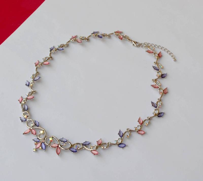 Ausgefallene Halskette - Strasskette Prinzessin Rosa Und Lila von BijouxDeclic