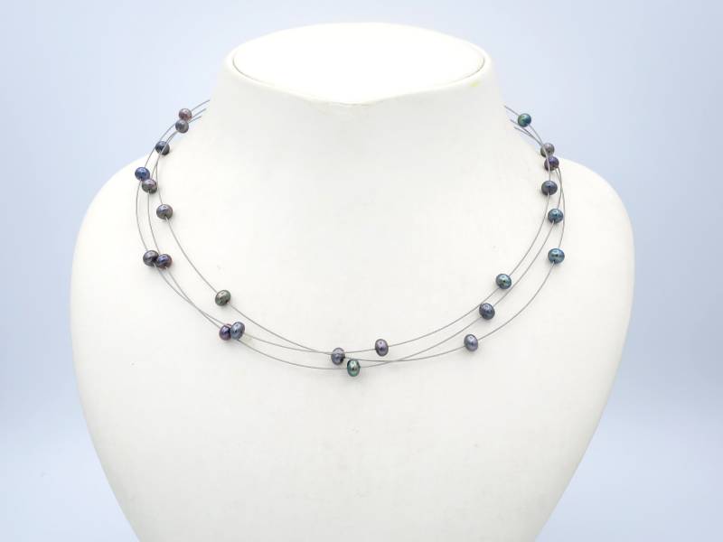 Halskette Aus Schwarzen Perlen Am Stahlkabel von BijouxIndividuels