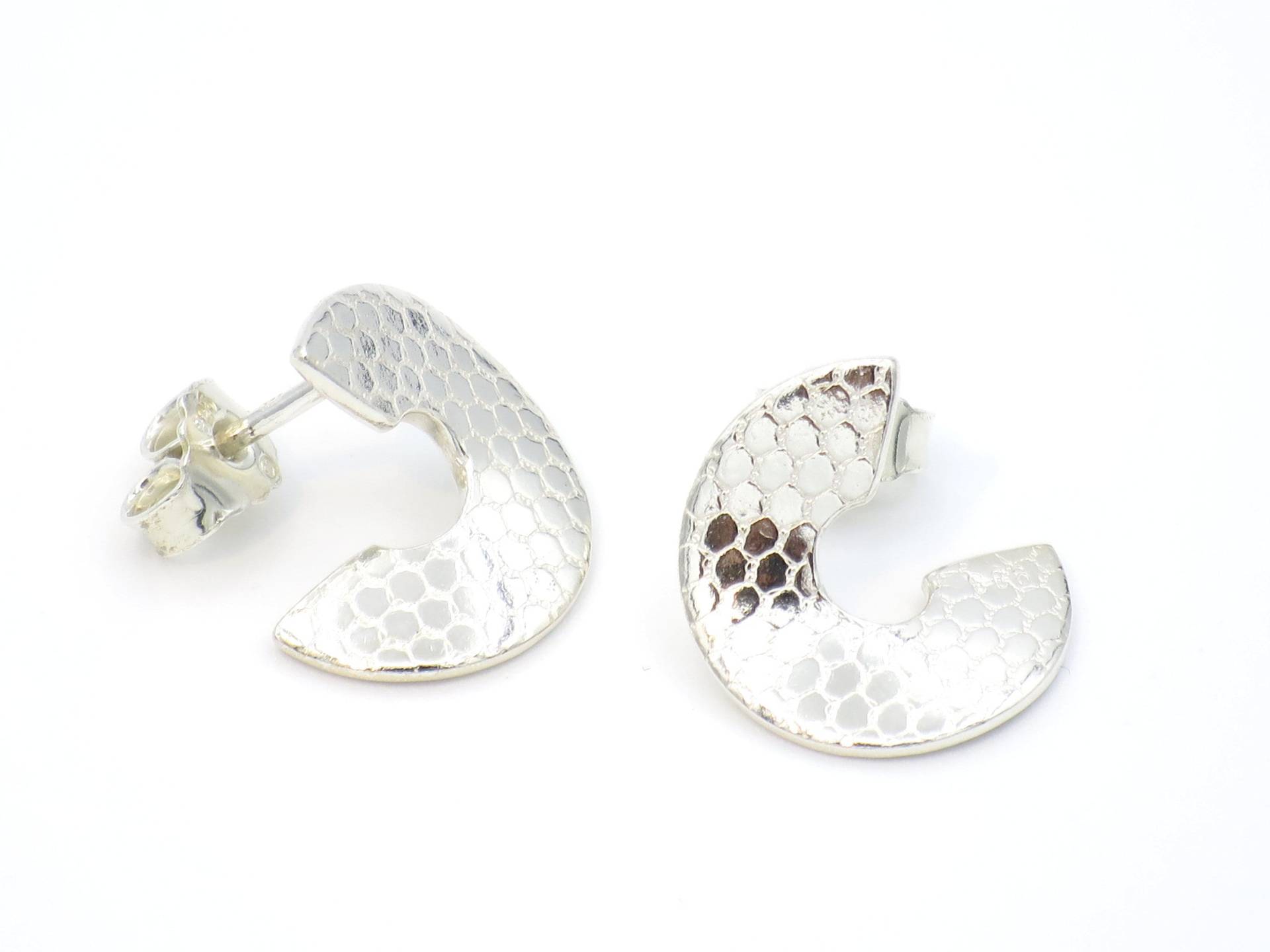 Kreisförmige Einmalig Strukturierte Ohrstecker Aus Feinsilber von BijouxIndividuels