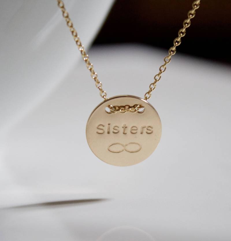 Gold Initial Plättchen Halskette Personalisierte 14K Fill von BijouxMEE