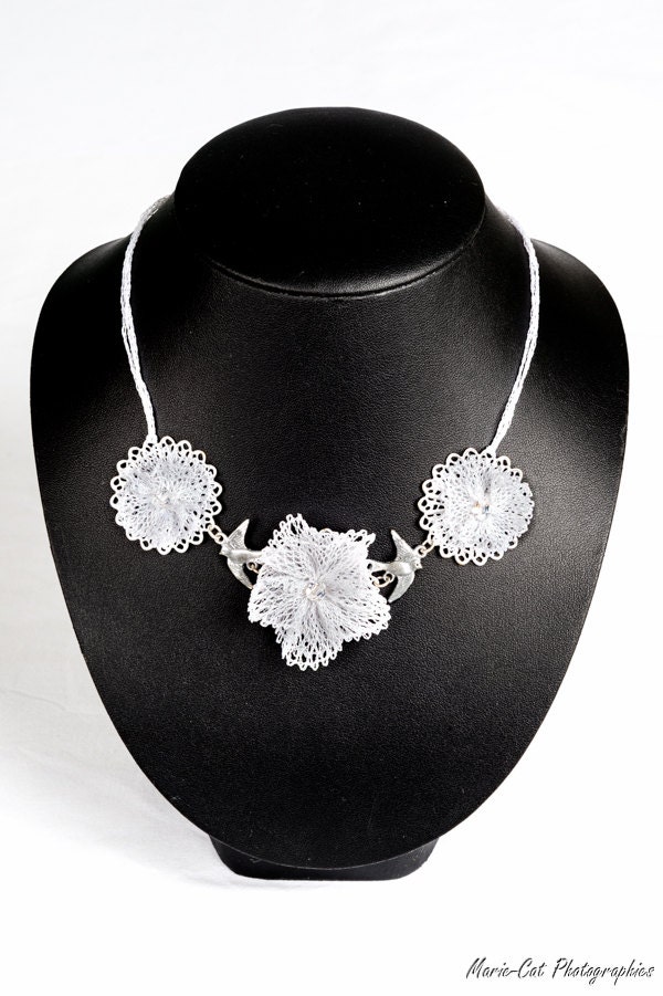 Schmuck-Hochzeit Halskette "Donatella" Spitze Spule von BijouxPauletteDerive