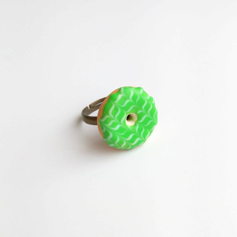 Grüner Donut Ring St Patrick's Day Schmuck Aus Polymer Clay von BijouxRI