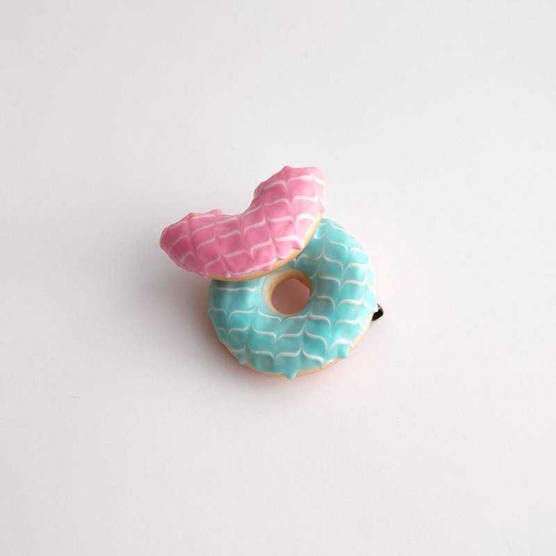 Handgemachte Blue & Pink Donut Brosche Miniatur Essen Schmuck von BijouxRI