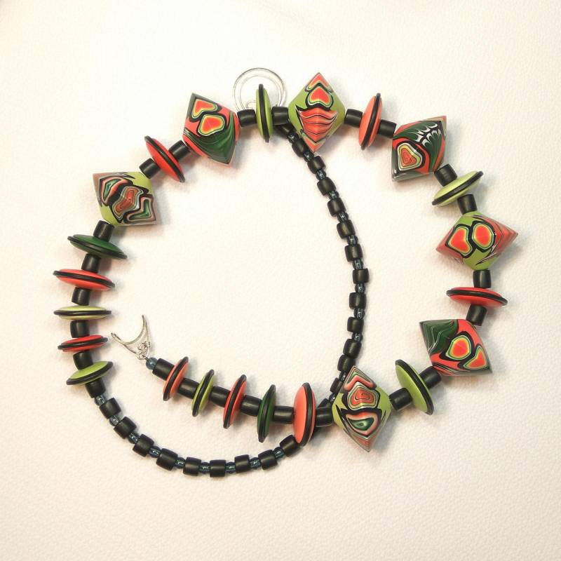 Rot Grüne Statement Perlenkette, Große Halskette, Modeschmuck von BijouxRI