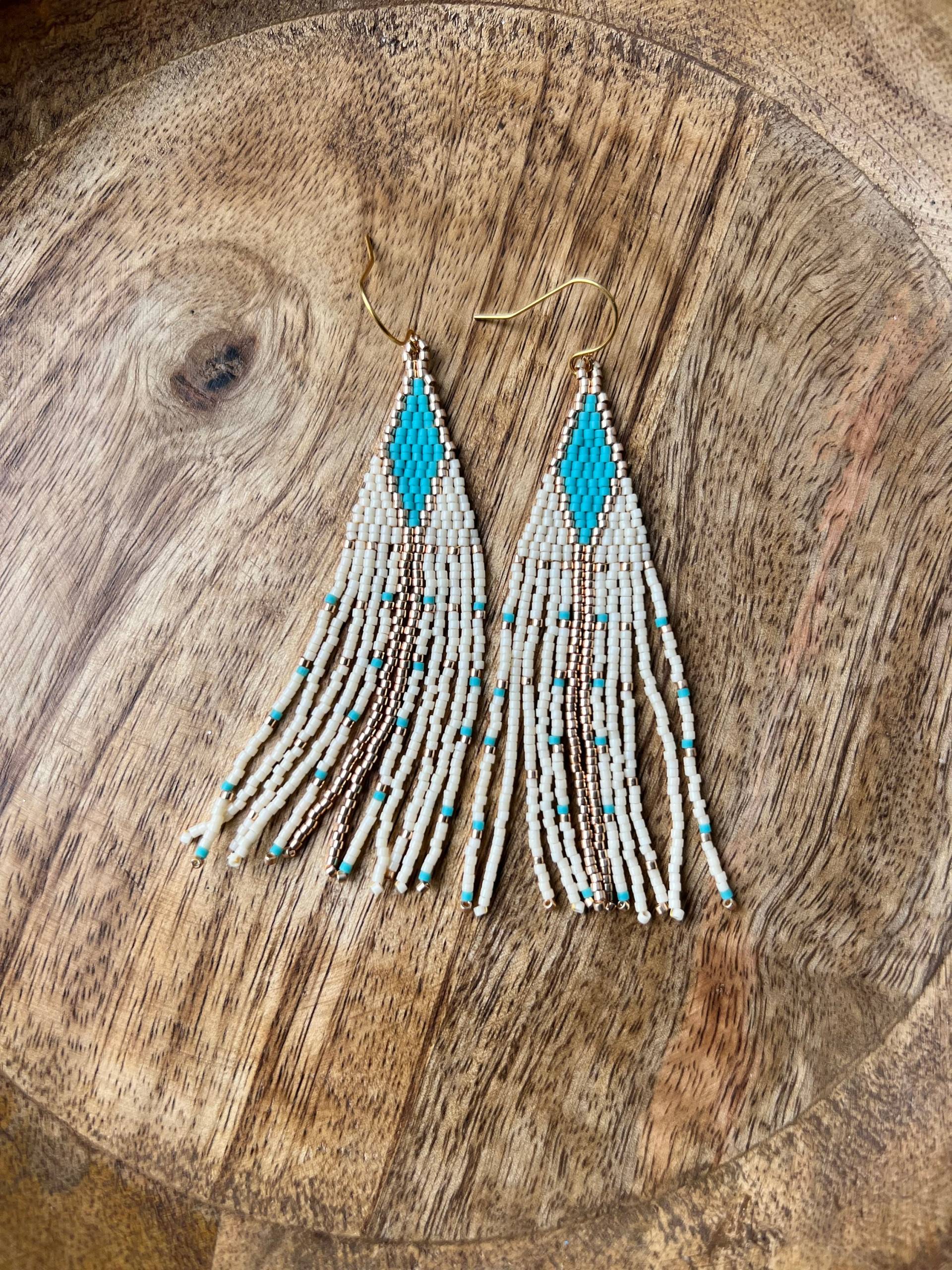 Miyuki Beade Dangle Earrings in Turquoise Gold & White Boho Style von BijouxSamedi