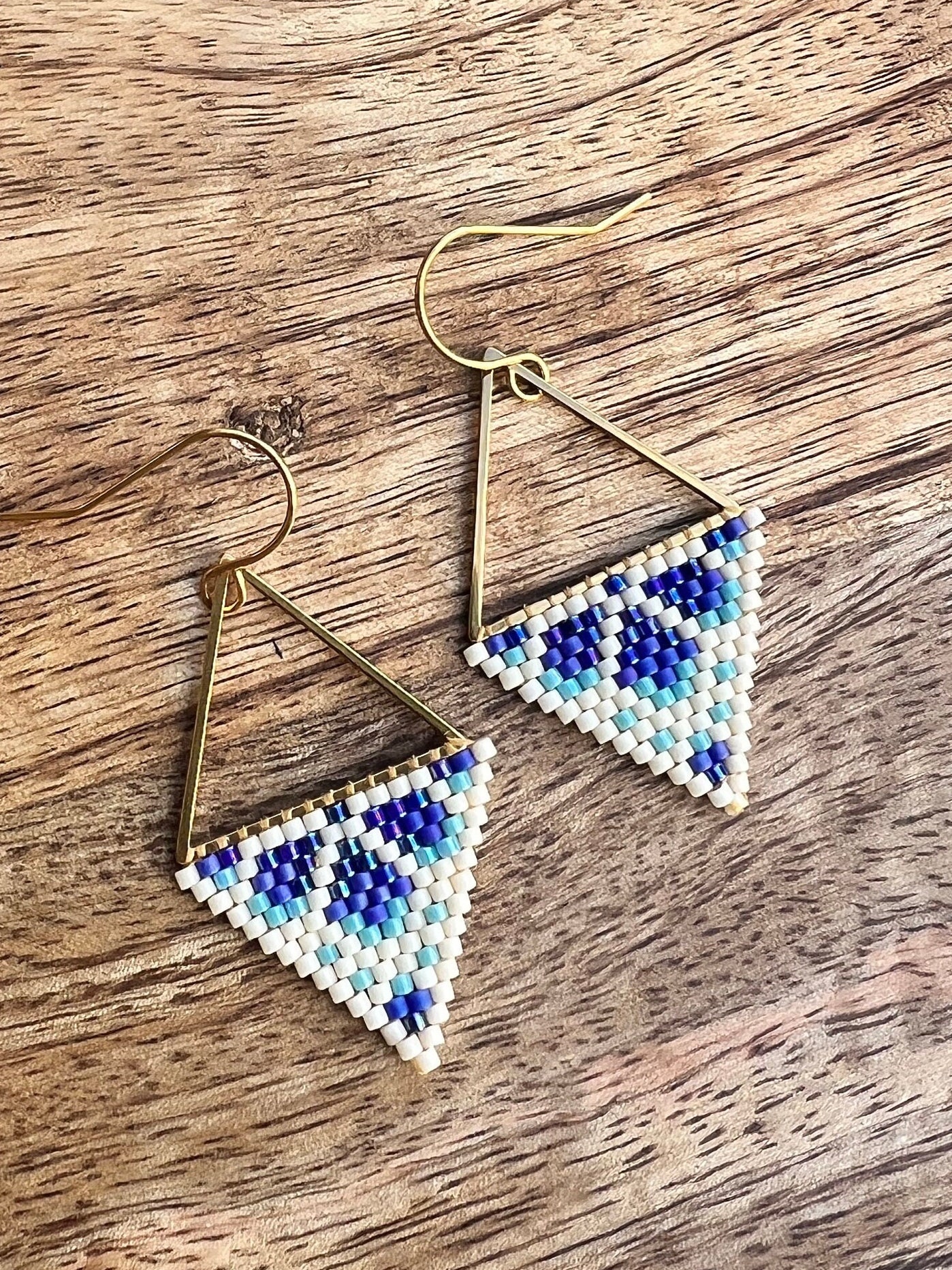 The Pyramid Blue Flower Miyuki Beaded Earrings, With Brass Pyramid Handmade Earrings Delicate Beads von BijouxSamedi