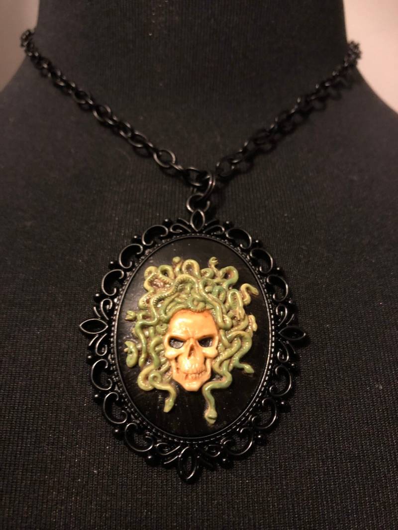 Cameo Collection - Halskette Medusa von BijouxStLou