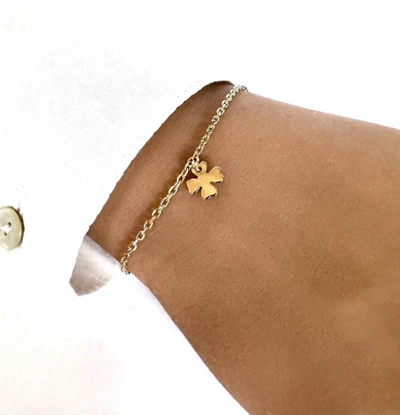 18 Karat Vergoldetes Mini-Kleeblatt-Kettenarmband von Bijouxdeparis