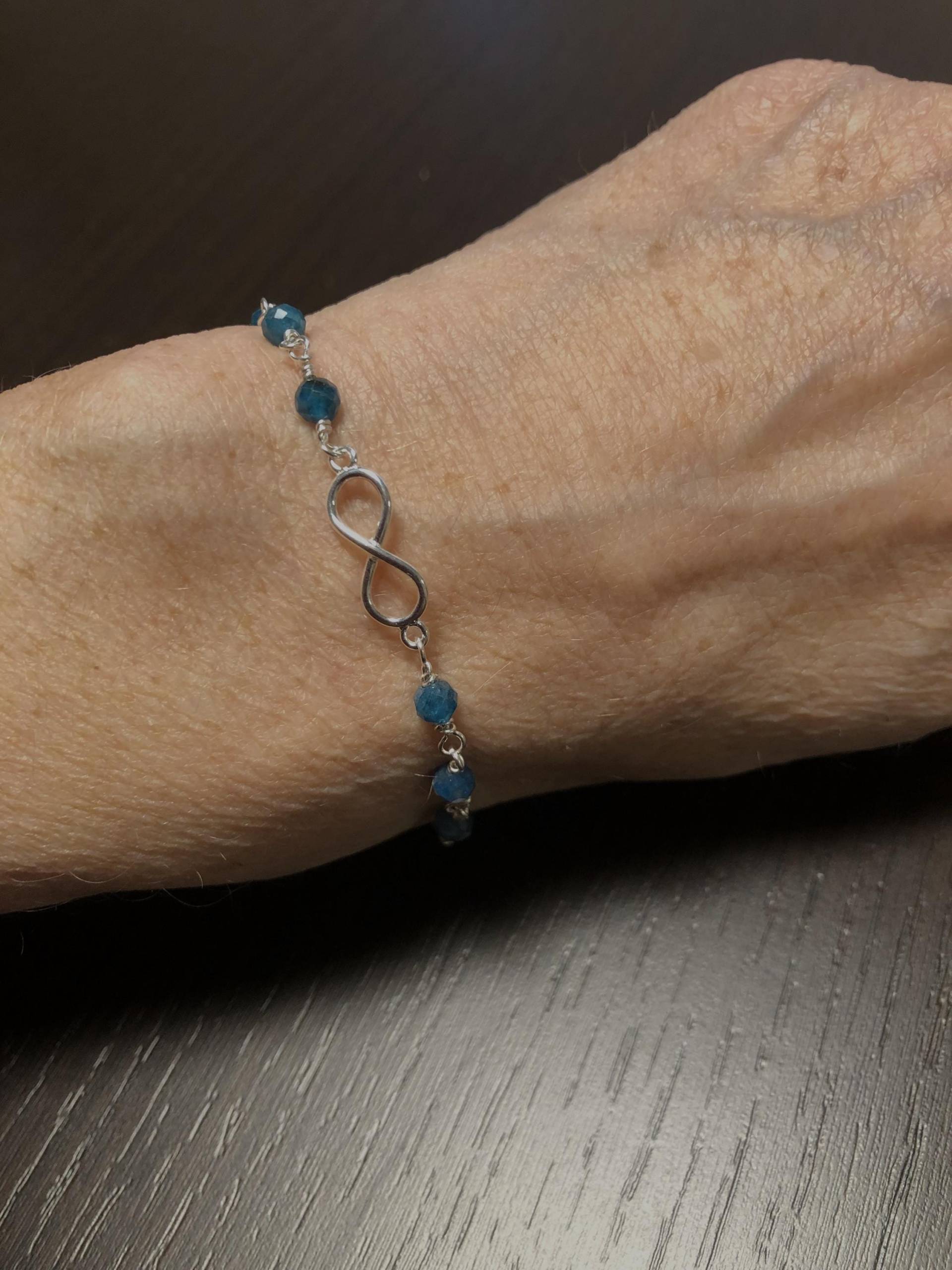 Infinity Armband, Apatit 925 Sterling Silber Oder 14K Gold, Halbedelstein Schmuck, Freundschaftsarmband, Naturstein Schmuck von Bijouxzenitudech