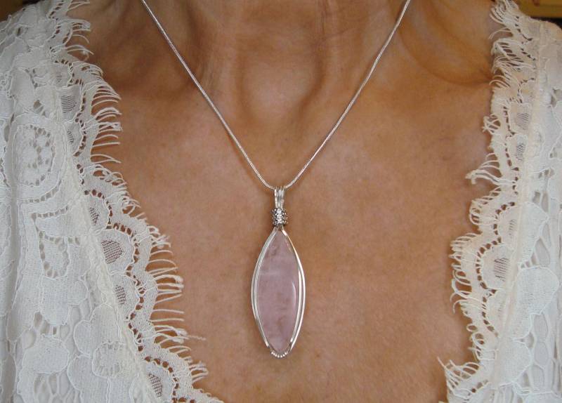 Rosenquarz-Halskette, Rosenquarz-Anhänger, 925Er Sterlingsilber, Geburtsstein Für Oktober, Schmuck Aus Halbedelsteinen von Bijouxzenitudech