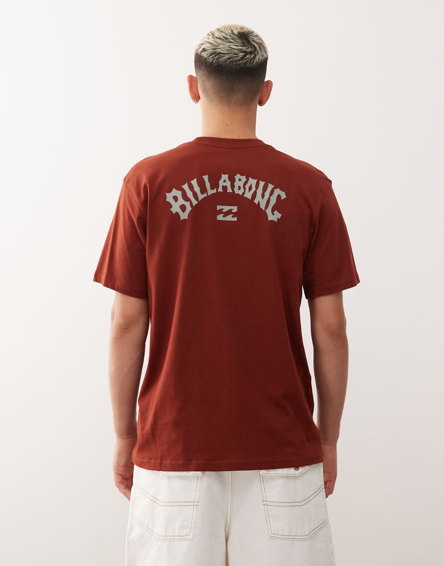 Billabong - Arch Wave - Kurzärmliges T-Shirt in Arch Wave-Rot Billabong - Arch Wave - Kurzärmliges T-Shirt in Arch Wave-Rot von Billabong