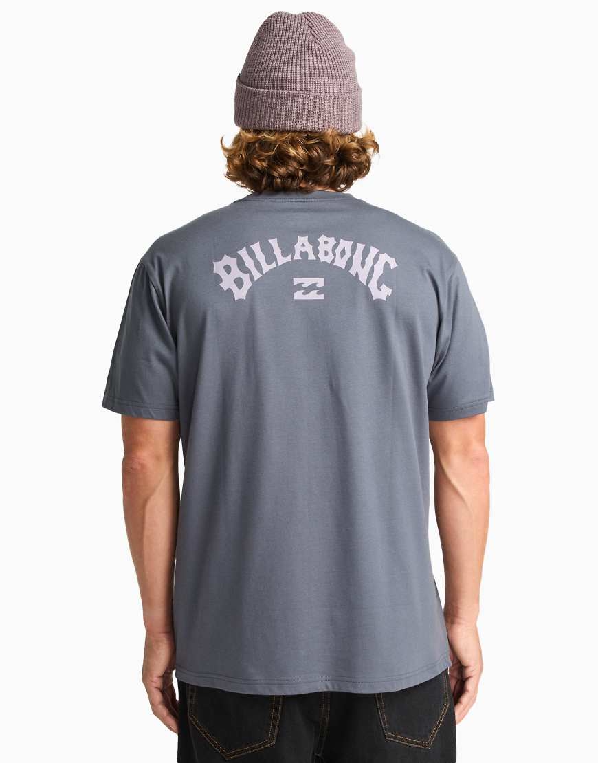 Billabong - Arch Wave - Kurzärmliges T-Shirt in Grau-Schwarz Billabong - Arch Wave - Kurzärmliges T-Shirt in Grau-Schwarz von Billabong