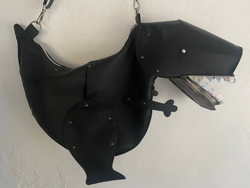 Dinosaurier Handtasche, T-Rex Handtasche. Unikat Aus Kunstleder Mit Nieten. Dino-Fan Dinosaurier Handtasche, T-Rex Handtasche. Unikat Aus Kunstleder Mit Nieten. Dino-Fan von BillyFreakxX