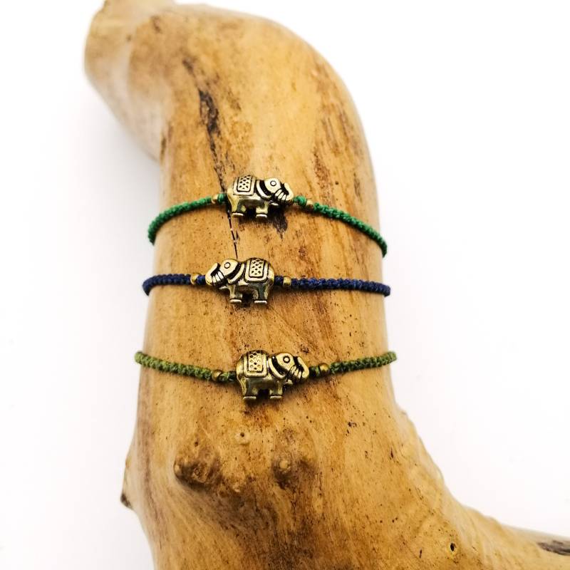 Schmales Makramee Armband Mit Messing Elefant in Deiner Wunschfarbe von BillysLotsofKnots