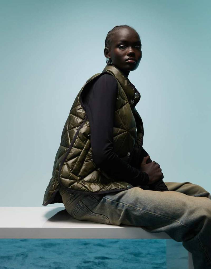 BIMBA Y LOLA - Hochgeschlossene Steppweste in Khaki-Grün von Bimba Y Lola