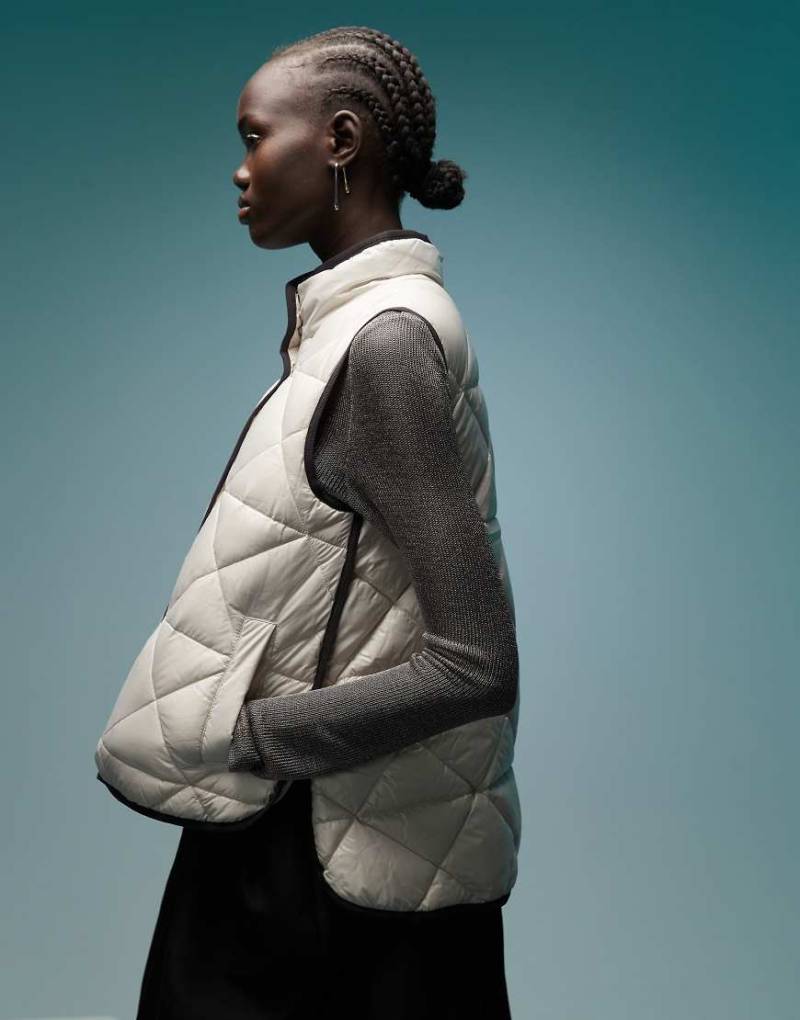BIMBA Y LOLA - Hochgeschlossene Steppweste in Steinbeige-Neutral von Bimba Y Lola