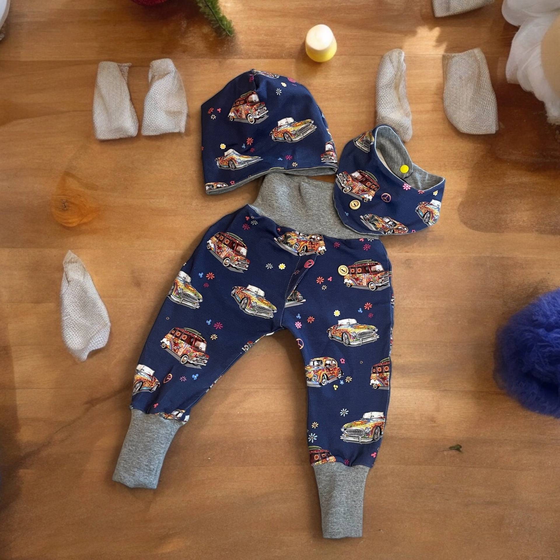 Geschenkset Baby Junge Bullie Geschenk Geburt Pumphose Bus Halstuch Set Mit Hose Und Hippie Bunt Flower Power von BinesWunderladen