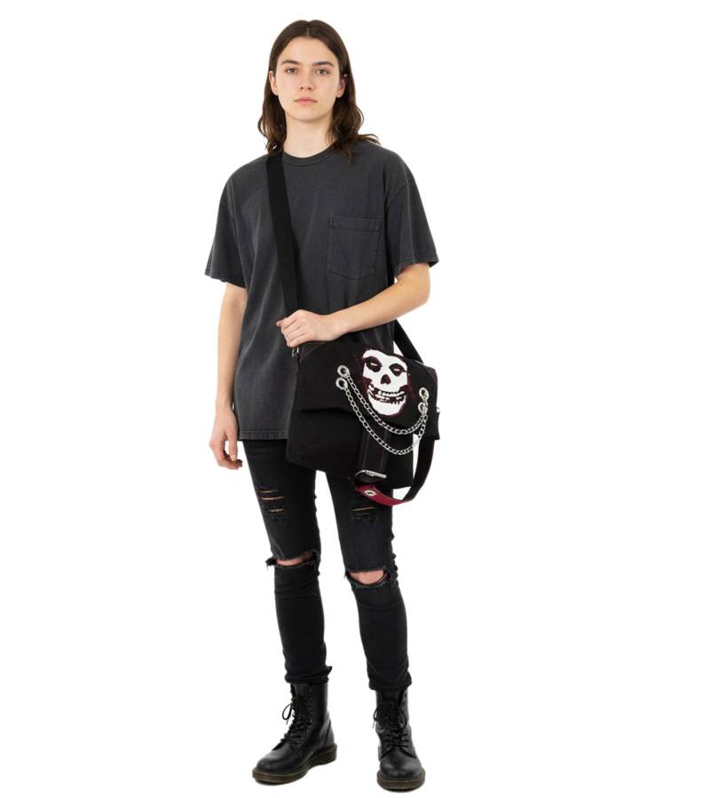 Misfits Punk-Band Umhänge-Tasche Messengerbag mit zwei Ketten Laptop-Tasche Fan-Artikel 37 x 32 x 4 cm MB108441MIS0 Schwarz/Rot Misfits Punk-Band Umhänge-Tasche Messengerbag mit zwei Ketten Laptop-Tasche Fan-Artikel 37 x 32 x 4 cm MB108441MIS0 Schwarz/Rot von BioworldMerch