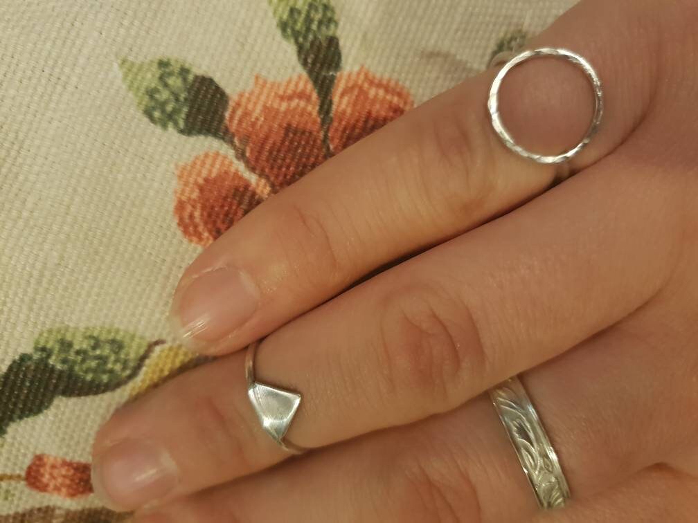 Dreieck-Ring. Midi-Ring. Personalisierte Silber Dreieck-Ring. Midi-Ring. Personalisierte Silber von BirchandBea