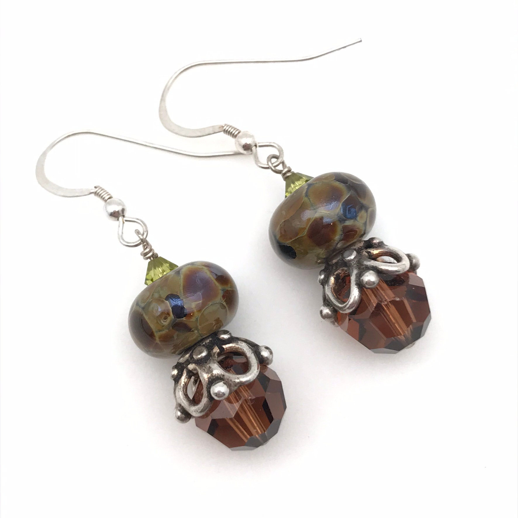 Capped Swarovski Crystal Und Tortoise Shell Lampwork Ohrringe Capped Swarovski Crystal Und Tortoise Shell Lampwork Ohrringe von BirdAndAves