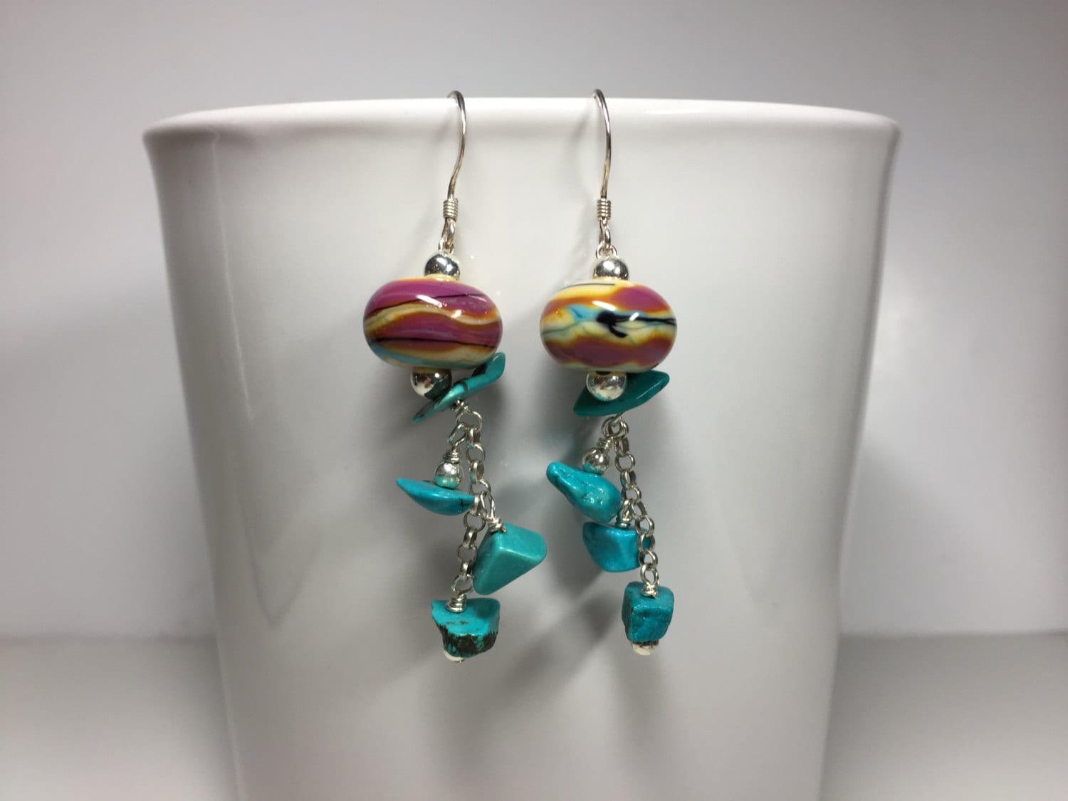 Santa Fe Türkis Dangle Lampwork Ohrringe Santa Fe Türkis Dangle Lampwork Ohrringe von BirdAndAves