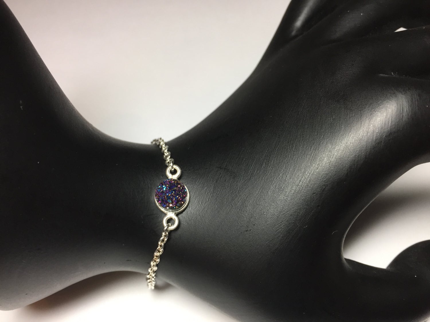 Zierliche Sterling Silber Lila Druzy Armband Zierliche Sterling Silber Lila Druzy Armband von BirdAndAves