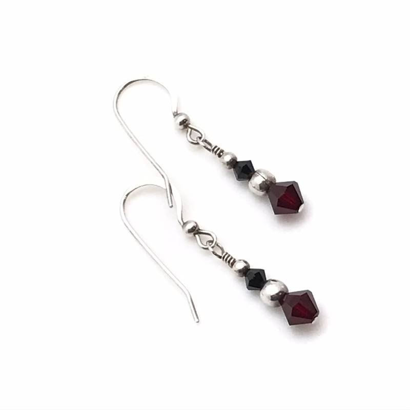 sterling Silber Rot Und Schwarz Swarovski Kristall Ohrringe von BirdAndAves