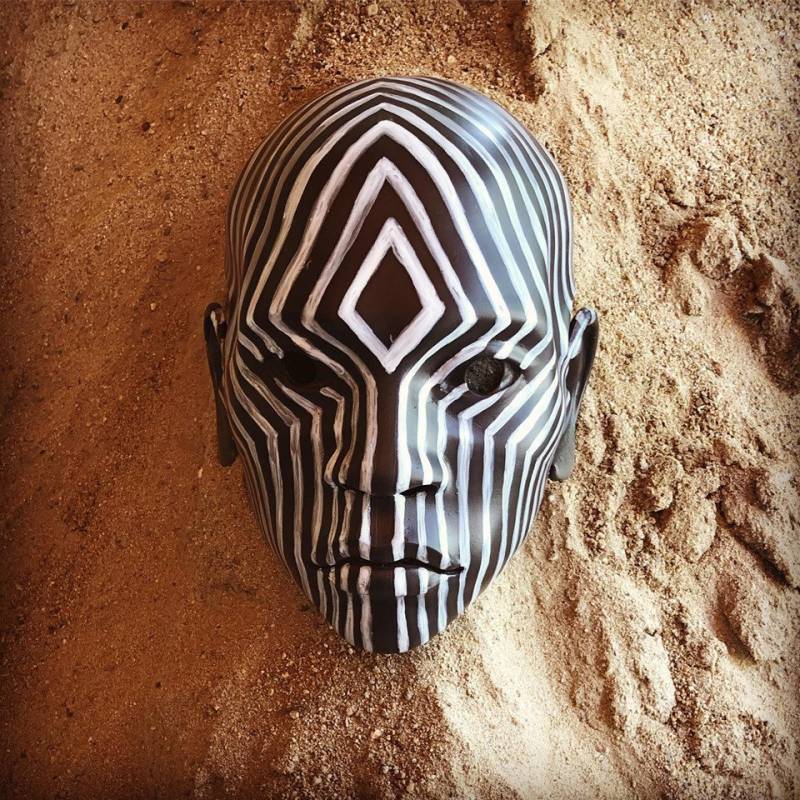 Black Panther Hunter Maske Gestreiftes Krieger Festival Kostüm von BirdArtBulgaria