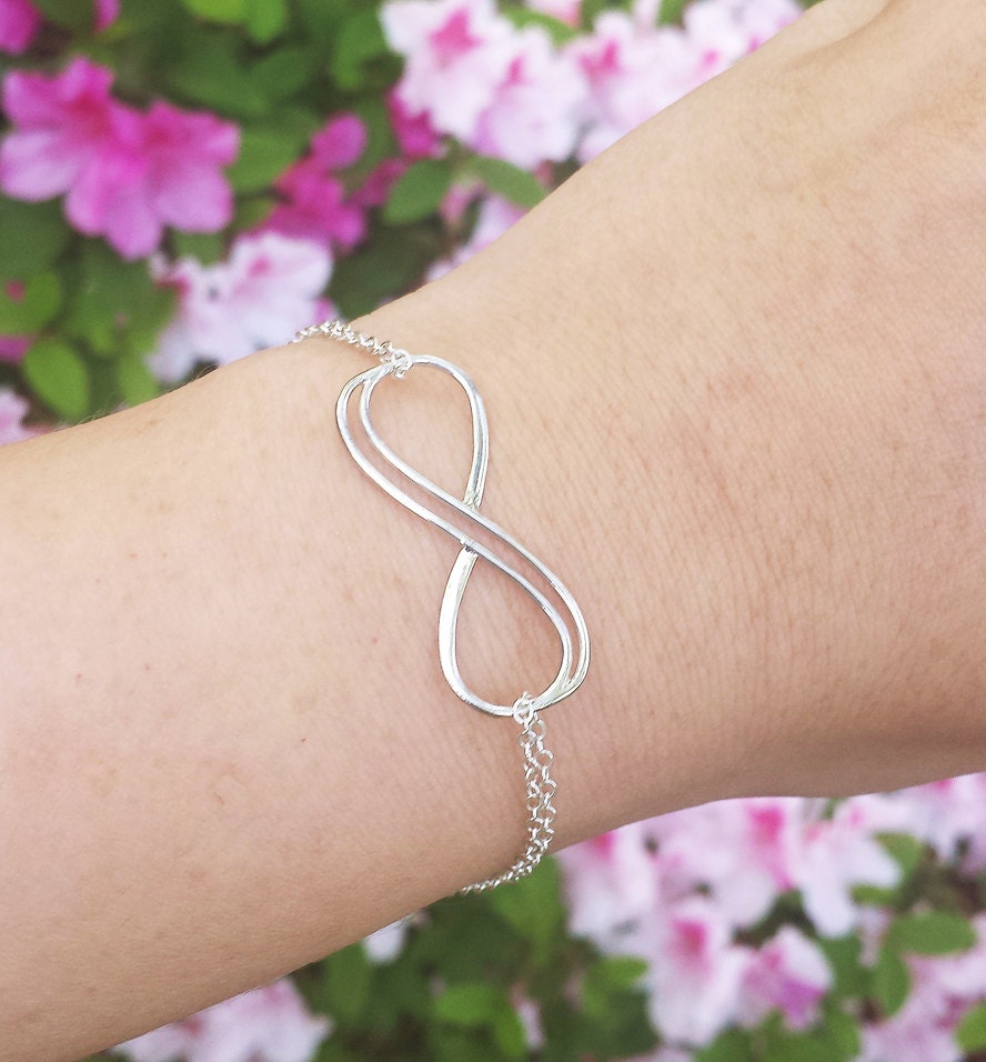 Double Infinity Sterling Silber Armband, Mother's Day Geschenk, Geschenk Für Mutter, Mutter Der Braut Gabe, Des Bräutigam-Geschenk von Birdedenjewelry