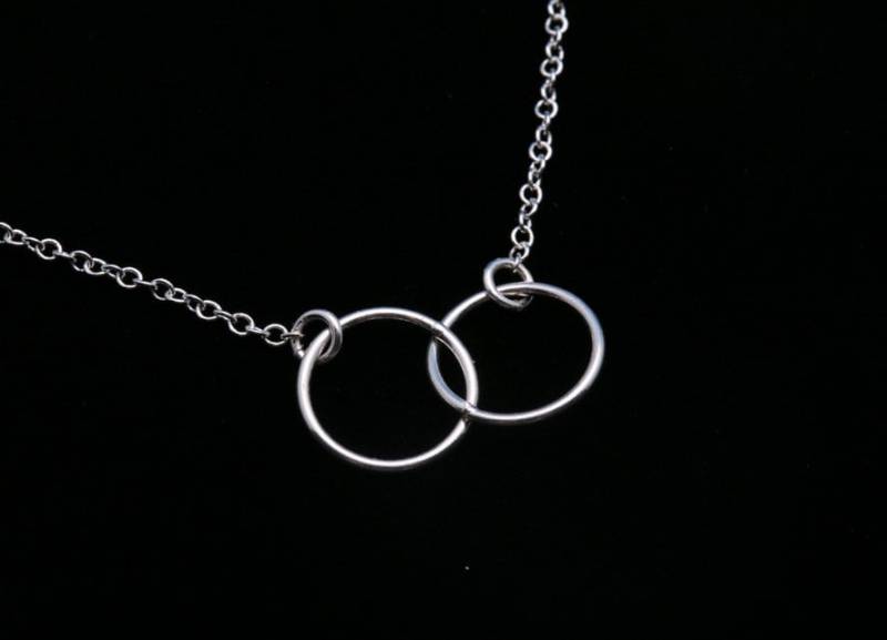 Kreis-Halskette, Ewigkeit Halskette, Beste Freunde Sterling Silber, Liebe Ohne Ende, Brautjungfer Kreis, Friendshi von Birdedenjewelry