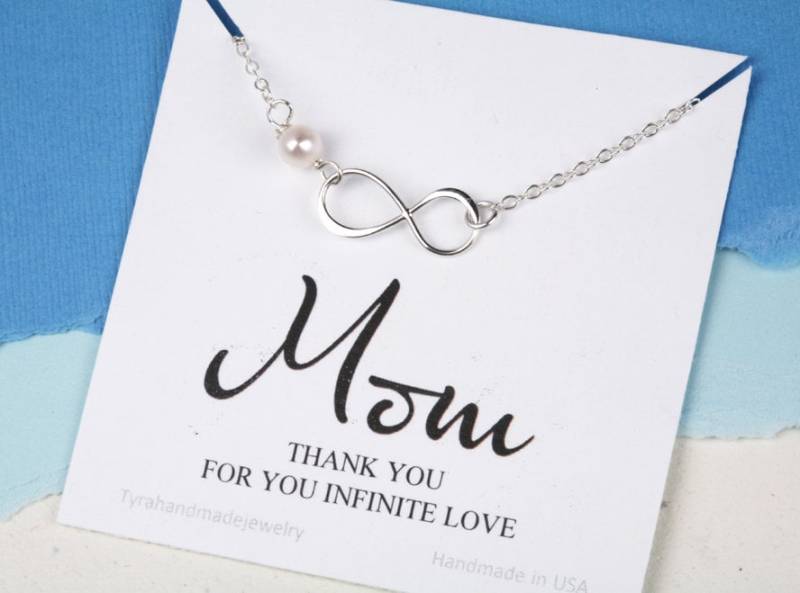 Mutter Tochter Unendlich Charm Armband Set, Freundschaft Armband, Beste Freund Geschenk, Infinity Perlen Schwestern von Birdedenjewelry