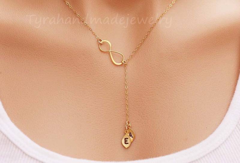 Personalisierte Infinity Halskette, Gold, Silber, Monogramm Erste Blatt Lariat, Familie Initialen, Beste Freunde Figur 8, Graduierung Geschenk von Birdedenjewelry