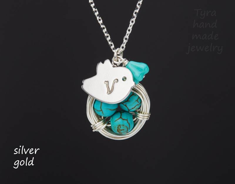 Vogel Auf Zweig Halskette, Initial Blatt Initial Familie Oma Hand Gestempelt Schmuck, Mutter Geschenk von Birdedenjewelry