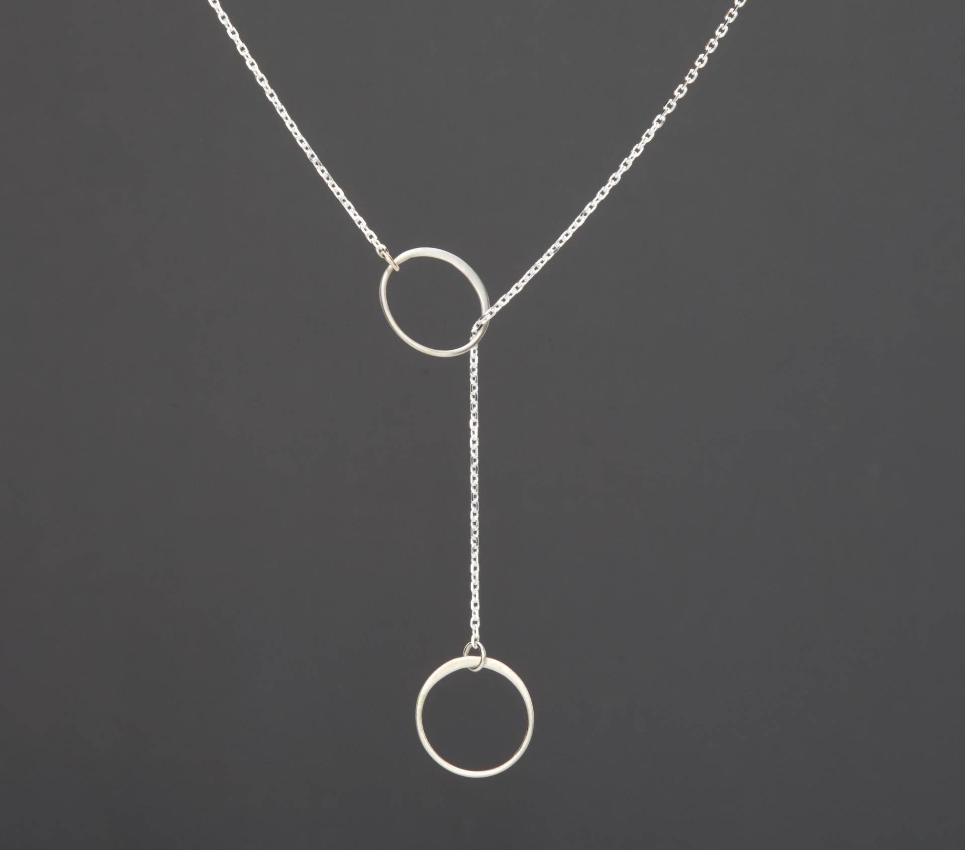 sterling Silber Kreis Lariat Y Halskette, Karma Lariat, Beste Freundin Geschenk, Brautjungfer Schwesternschaft Abschlussgeschenk von Birdedenjewelry