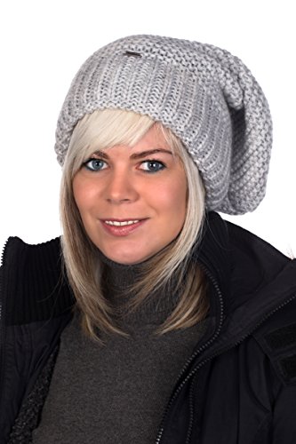 Sarah B Beanie FO 104 länger und doppelt gestrickte Mütze mit Linksmuster schön dick Aber sehr leicht. Absolut neues Strickmuster. Pudelmütze, Wintermütze Beanie von Birendy