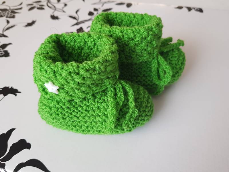 Handgestrickte Babyschühchen in Grün Für Ca. 0 - 6 Monate von BirgitsStrickstube