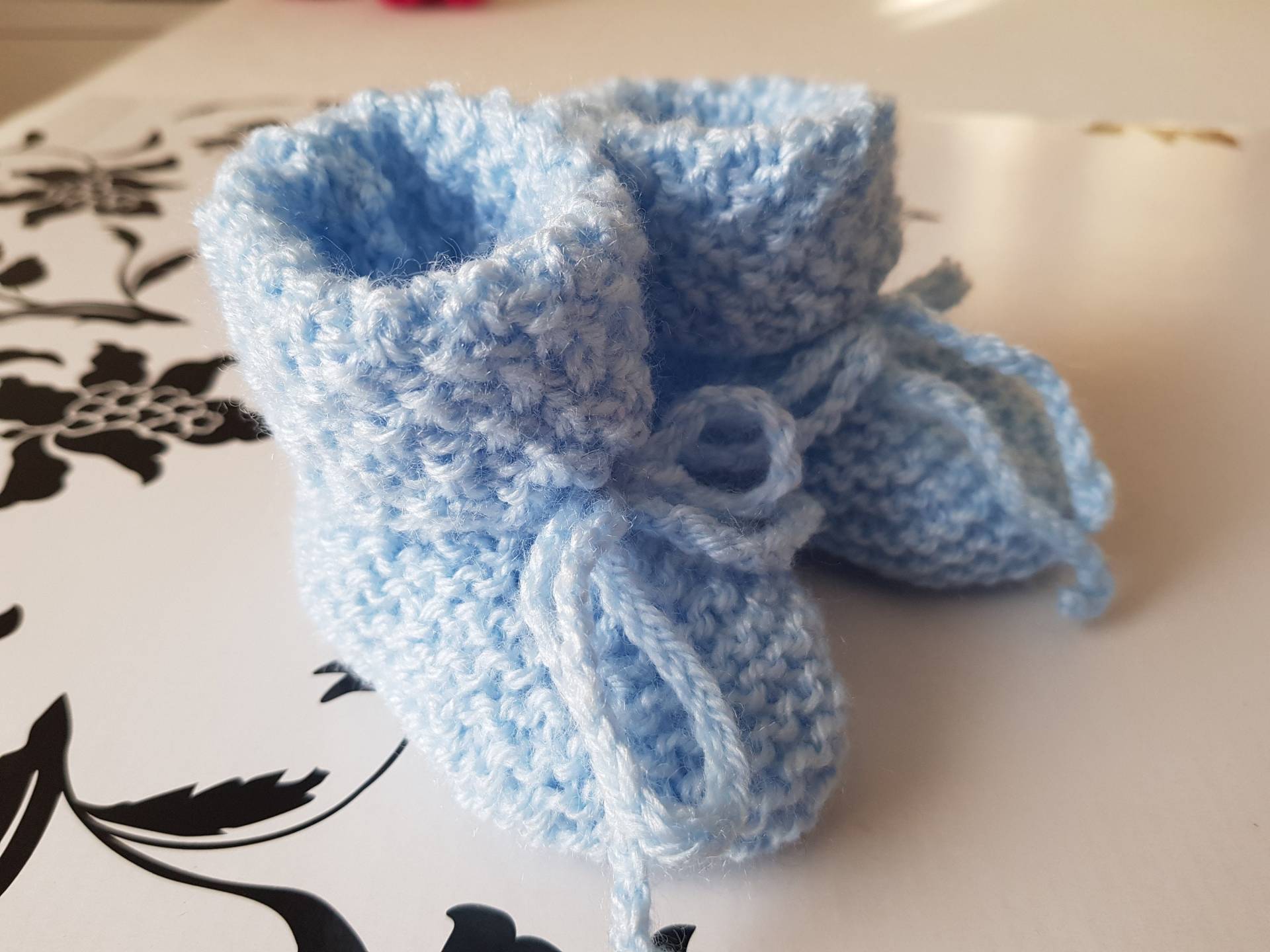 Handgestrickte Babyschühchen in Hellblau Für 0 - 6 Monate von BirgitsStrickstube