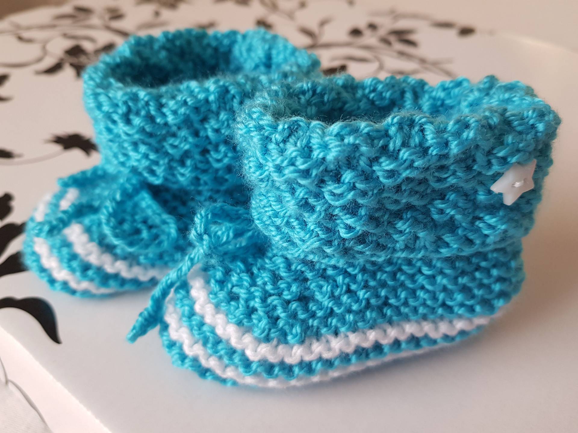 Handgestrickte Babyschühchen in Türkis Für 0 - 6 Monate von BirgitsStrickstube