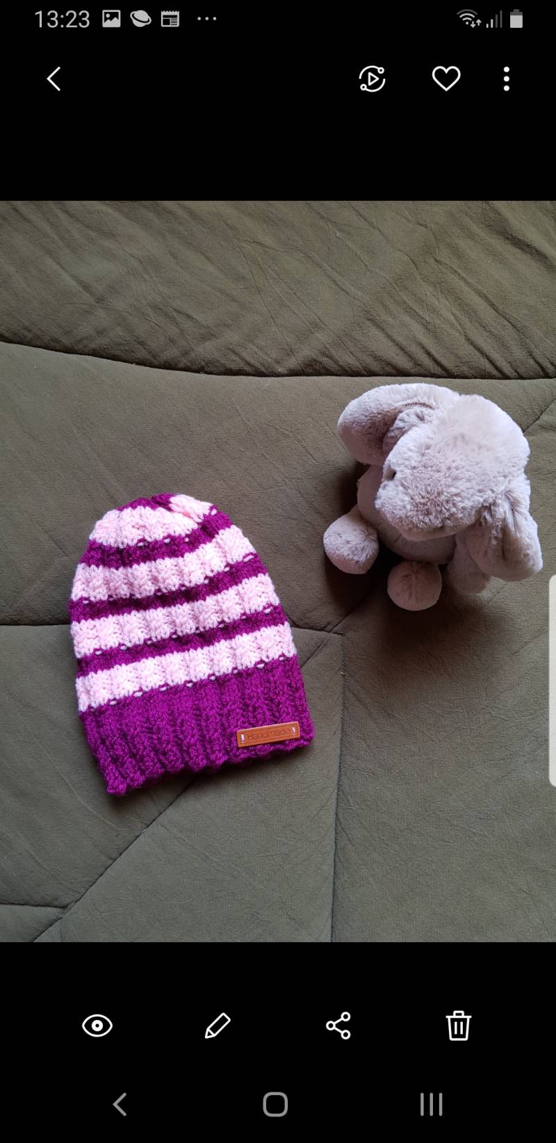 Handgestrickte Kindermütze in Beere/Rosa von BirgitsStrickstube