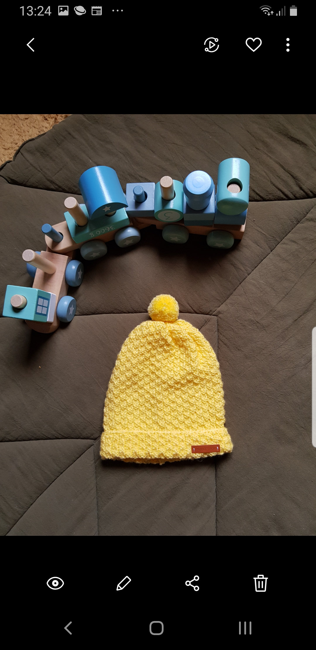 Handgestrickte Kindermütze in Gelb von BirgitsStrickstube